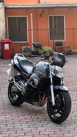 SUZUKI GSR 600