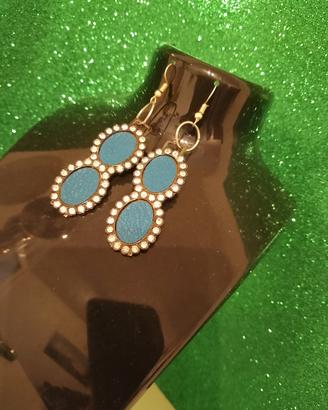 Orecchini pendenti ovali con brillantini