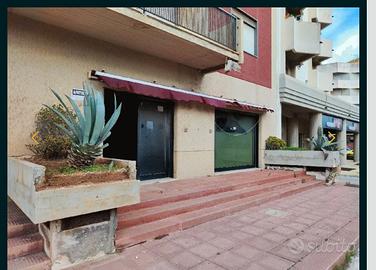 Locale commerciale per varie attività