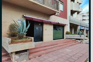 Locale commerciale per varie attività