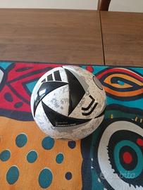 Mini Pallone Adidas JUVENTUS Bianco e Nero - Nuovo