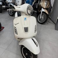 Piaggio Vespa 300 GTS