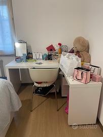 Scrivania Malm Ikea bianca con cassettiera