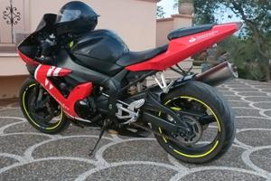 Yamaha R1 02 i.e.
