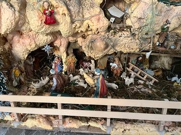 Presepe realizzato artigianalmente