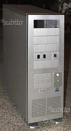 Case Full Tower Lian-Li in alluminio