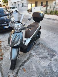 Beverly 300