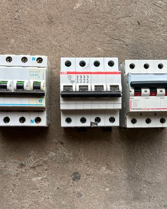 INTERRUTTORI MAGNETOTERMICI