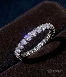 Elegante Anello Huitan - Oro bianco e Zirconi