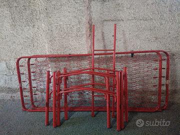 Letto a castello in metallo (scomponibile).