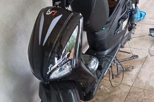 motorino scooter elettrico 