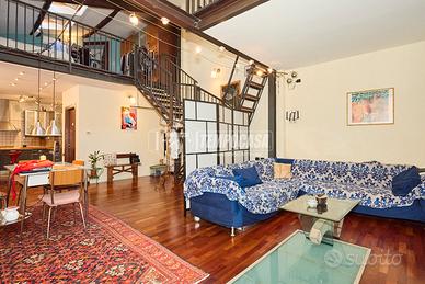 Loft totalmente ristrutturato