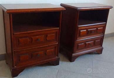 Coppia comodini legno massello stile classico