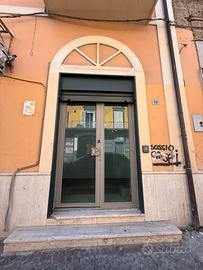 Locale commerciale in via Massimo Stanzione 52