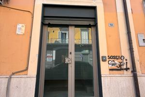 Locale commerciale in via Massimo Stanzione 52