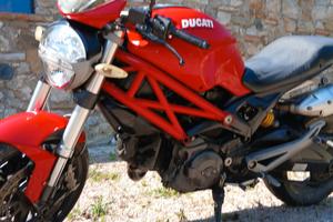 Ducati monster 696+