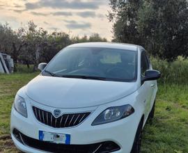 LANCIA Ypsilon 1.0 hybrid