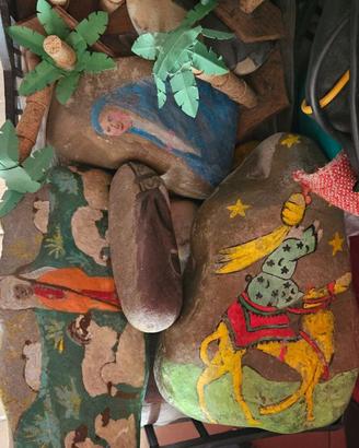 Presepe dipinto a mano su sassi