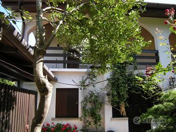 Rodeano casa singola con giardino