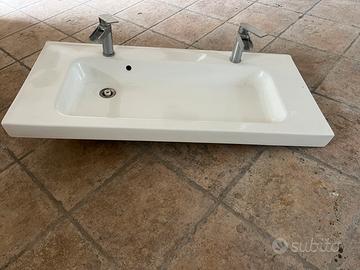 Lavabo bagno doppio rubinetto