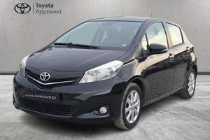 Toyota Yaris 1.3 Lounge 5p E6