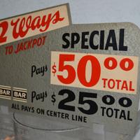 Targa in legno di slot machine americana anni 60