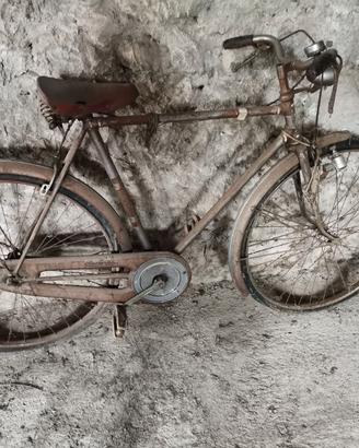 Vecchia bici da uomo Piemontesi