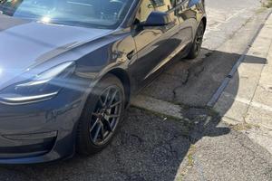 Tesla model 3 dual motor