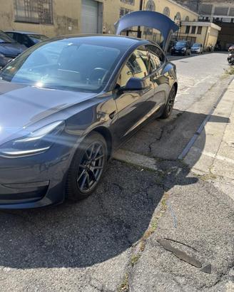 Tesla model 3 dual motor