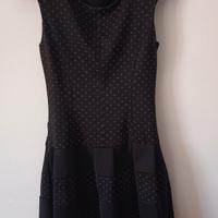 Abito nero a pois con pizzo