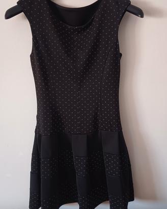 Abito nero a pois con pizzo