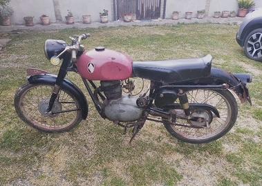 Moto Gilera 150 Sport