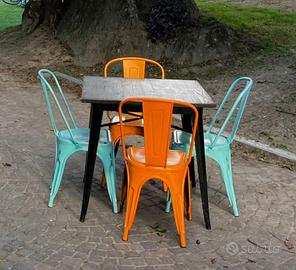 8 tavoli 80x80 con 4 sedie ciascuno