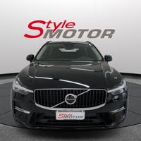 VOLVO XC60 B4 (d) AWD automatico Momentum Sport