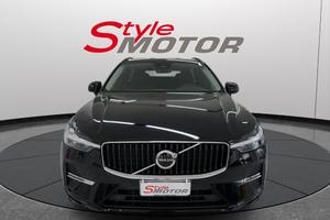 VOLVO XC60 B4 (d) AWD automatico Momentum Sport