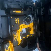 DEWALT 18V XR Trapano a Percussione - Con 2 batter