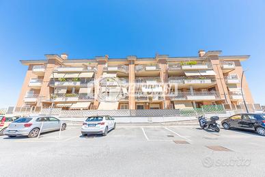 VALLERANO - BILOCALE CON TERRAZZO, GIARDINO, POSTO