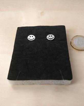 Orecchini a lobo con perno smile NUOVI