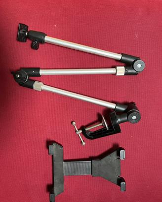 Supporto tablet con braccio snodato