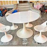 Tavolo Tulip Saarinen e 4 sedie
