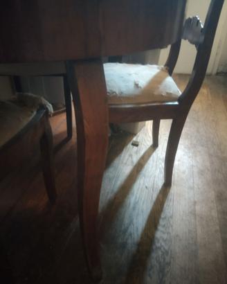 Tavolo tondo antico tre piedi