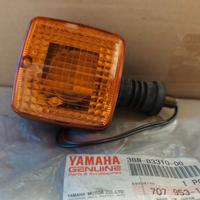 FRECCIA INDICATORE DIREZIONE ANT SX ORIGINALE YAMA