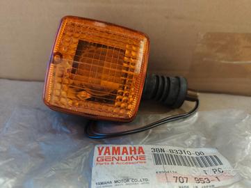 FRECCIA INDICATORE DIREZIONE ANT SX ORIGINALE YAMA