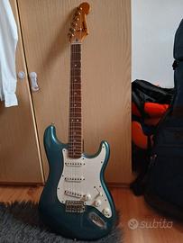 Chitarra elettrica con custodia ed amplificatore