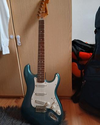 Chitarra elettrica con custodia ed amplificatore