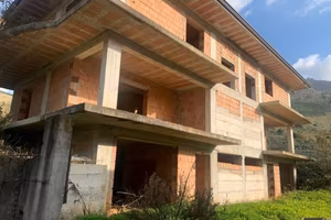 Immobile in asta di 276 m² a Fondi