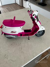 Vespa Special Winx Club Rosa e Bianca
