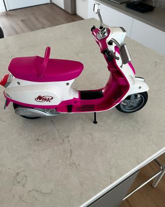 Vespa Special Winx Club Rosa e Bianca