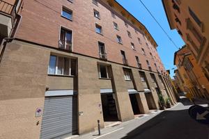 Box / Garage di 12 m² a Bologna
