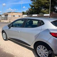 Renault clio 1.5 neo patentati 2015